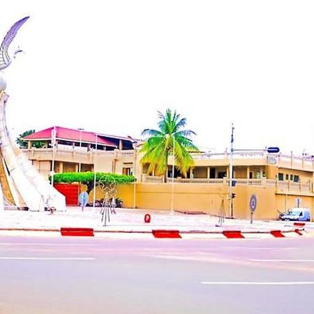 Hotel Saint Thomas Lomé Exterior photo