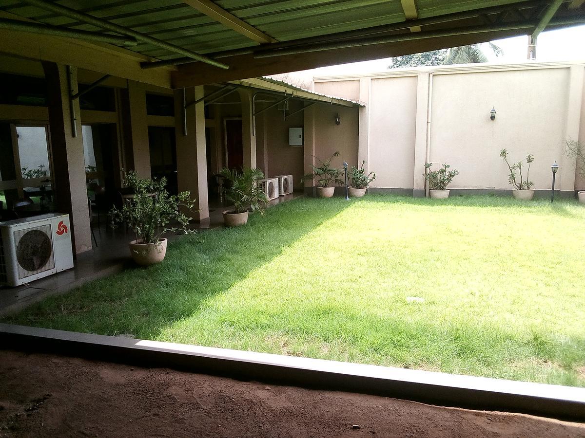 Hotel Saint Thomas Lomé Exterior photo
