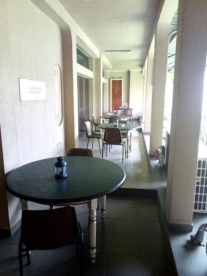 Hotel Saint Thomas Lomé Exterior photo