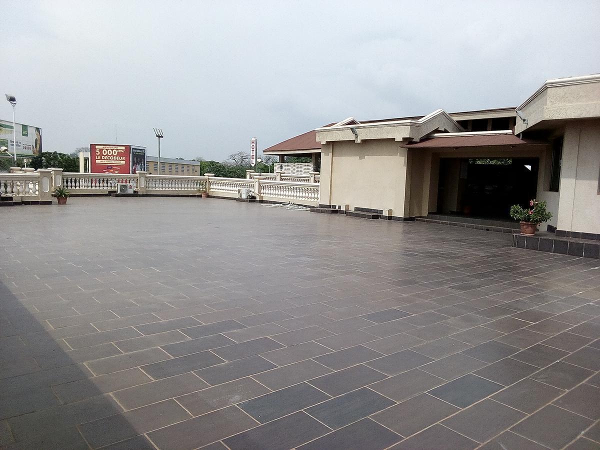 Hotel Saint Thomas Lomé Exterior photo