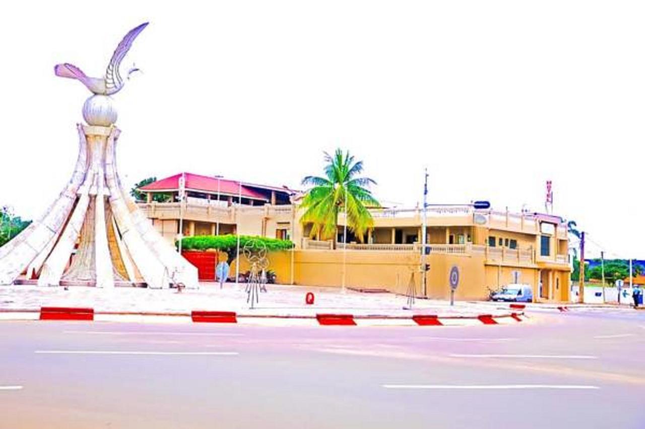 Hotel Saint Thomas Lomé Exterior photo